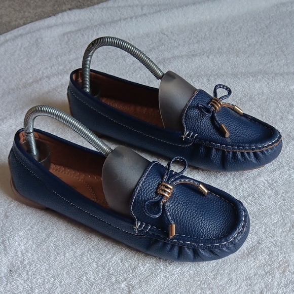 NWT Forever Comfort Navy Blue Loafers - Picture 2 of 16